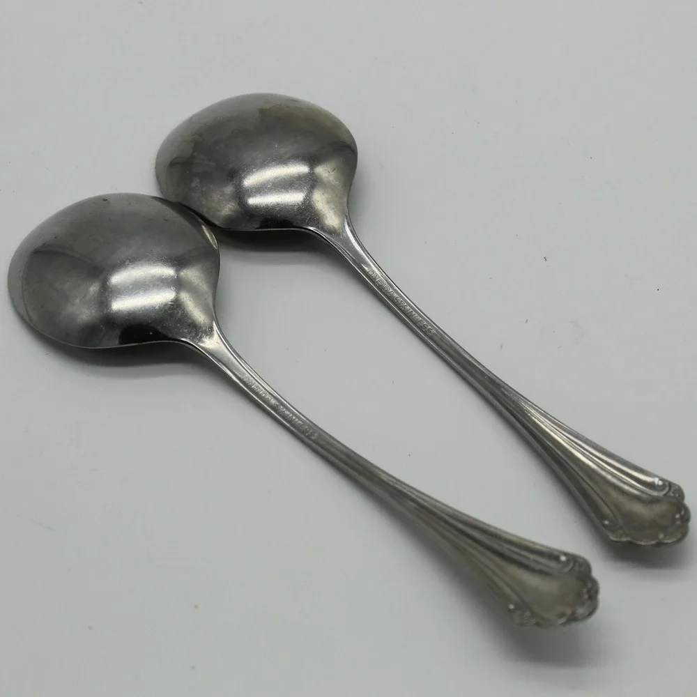 Oneida Soup Spoons Set of 2 Silver 6.75in Good Floral Scroll Stainless Flatware